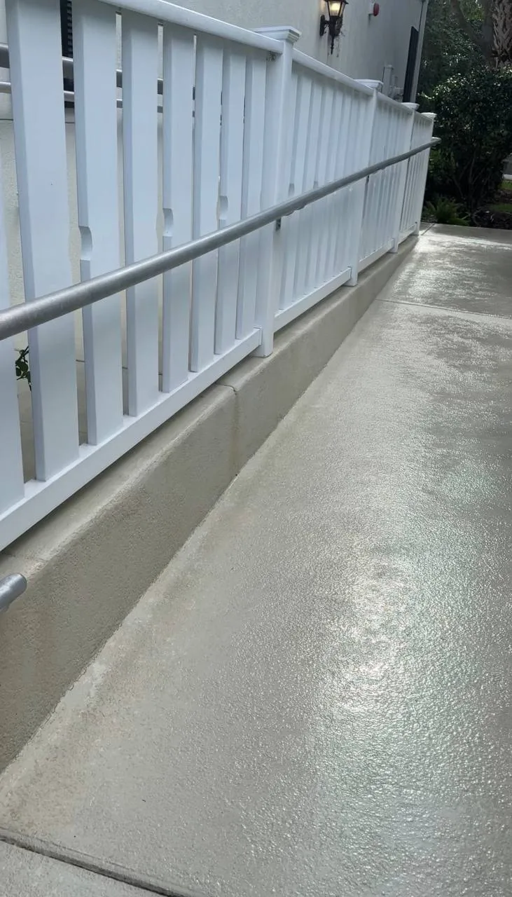 Fence and entrance soft wash in Abacoa, Jupiter