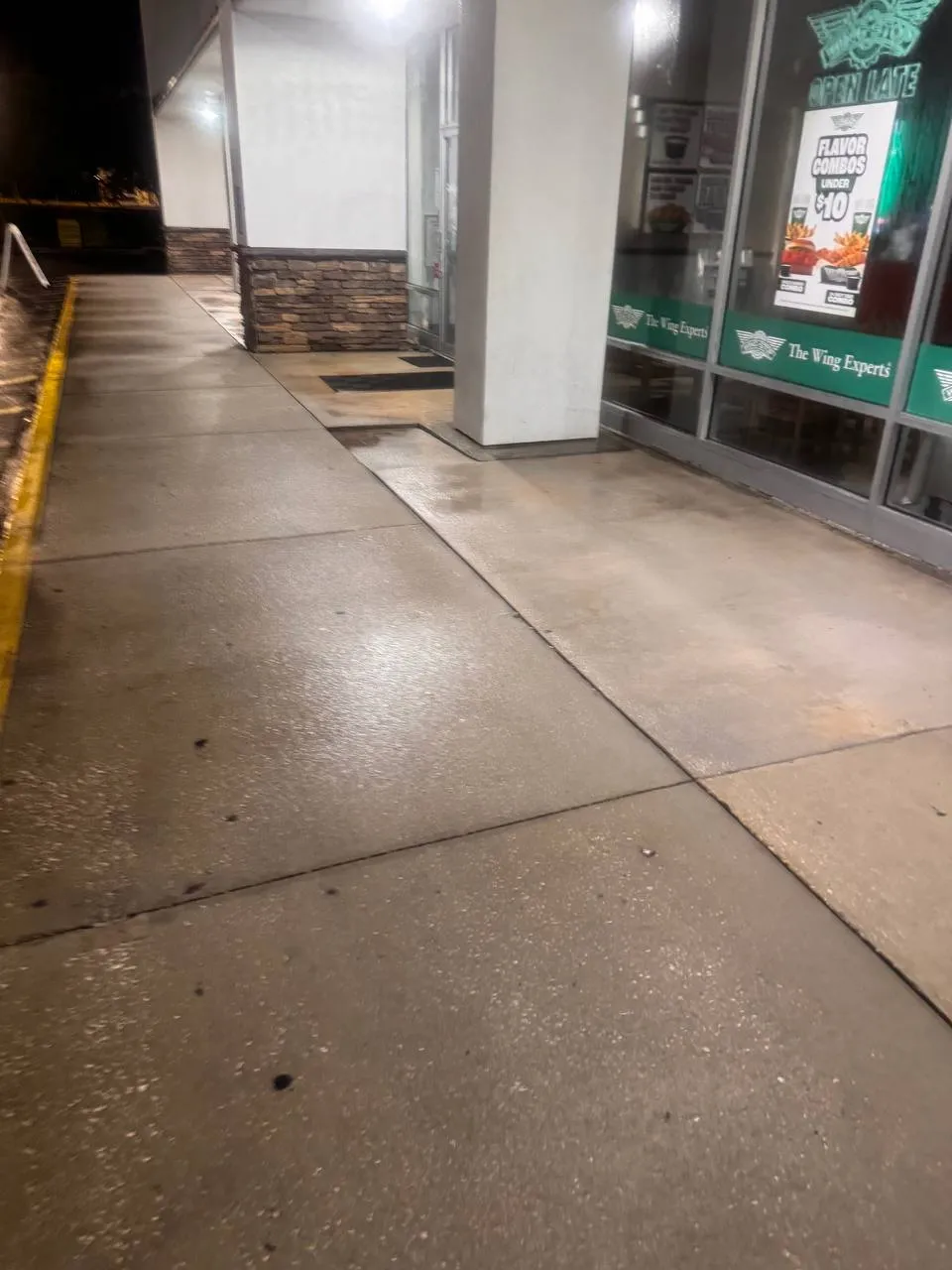 Shopping plaza sidewalk pressure washing